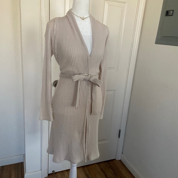 ✧ GAP Beige Tie Long Cardigan ✧ - Picture 2 of 10
